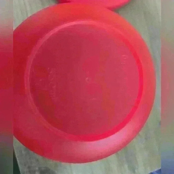 2 NWT Tupperware Impressions Bowls 3621B and Lids 3622B-  Red and Yellow - Picture 5 of 7